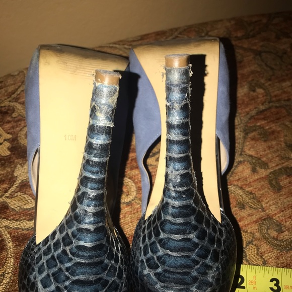 Guess - Picture 6 of 6